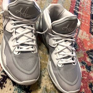 Nike Kyrie Irving Basketball Shoes